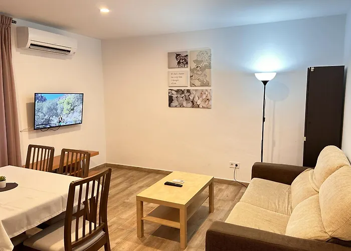 Josep Tarradellas Entire Apartment