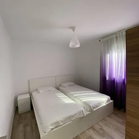 Josep Tarradellas Entire Apartment Sabadell Exterior photo