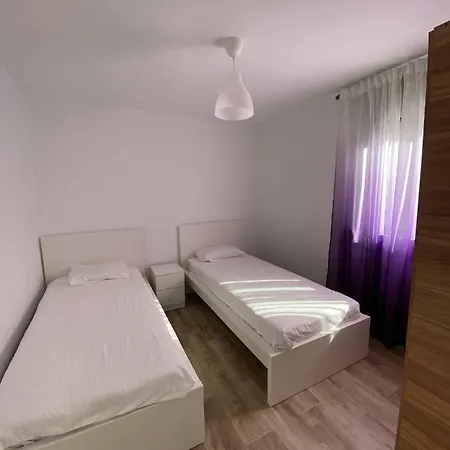 Josep Tarradellas Entire Apartment Sabadell Exterior photo